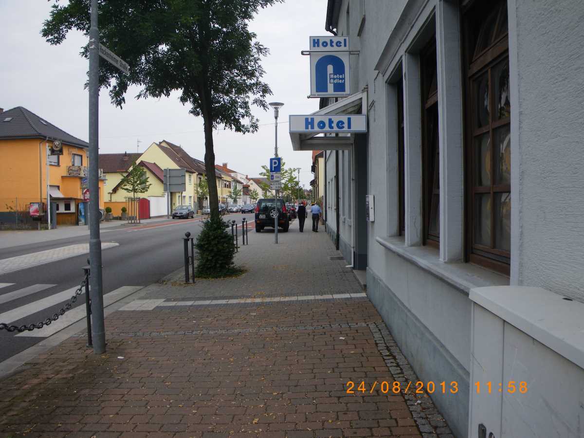 Zeugen Jehovas in Neulußheim am Kreisverkehr