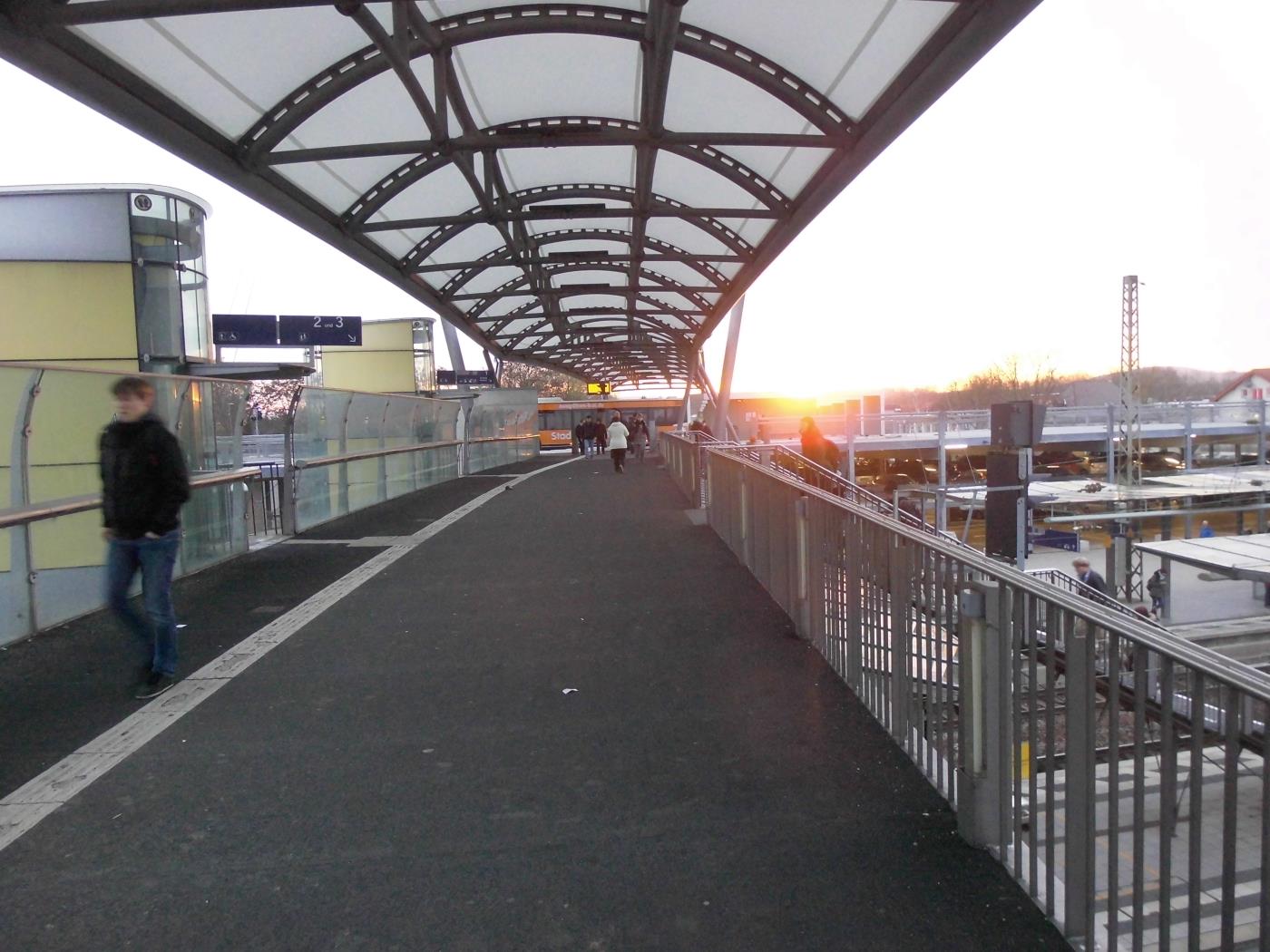 Jehovas Zeugen stehen gerne am Bahnhof Walldorf-Wiesloch