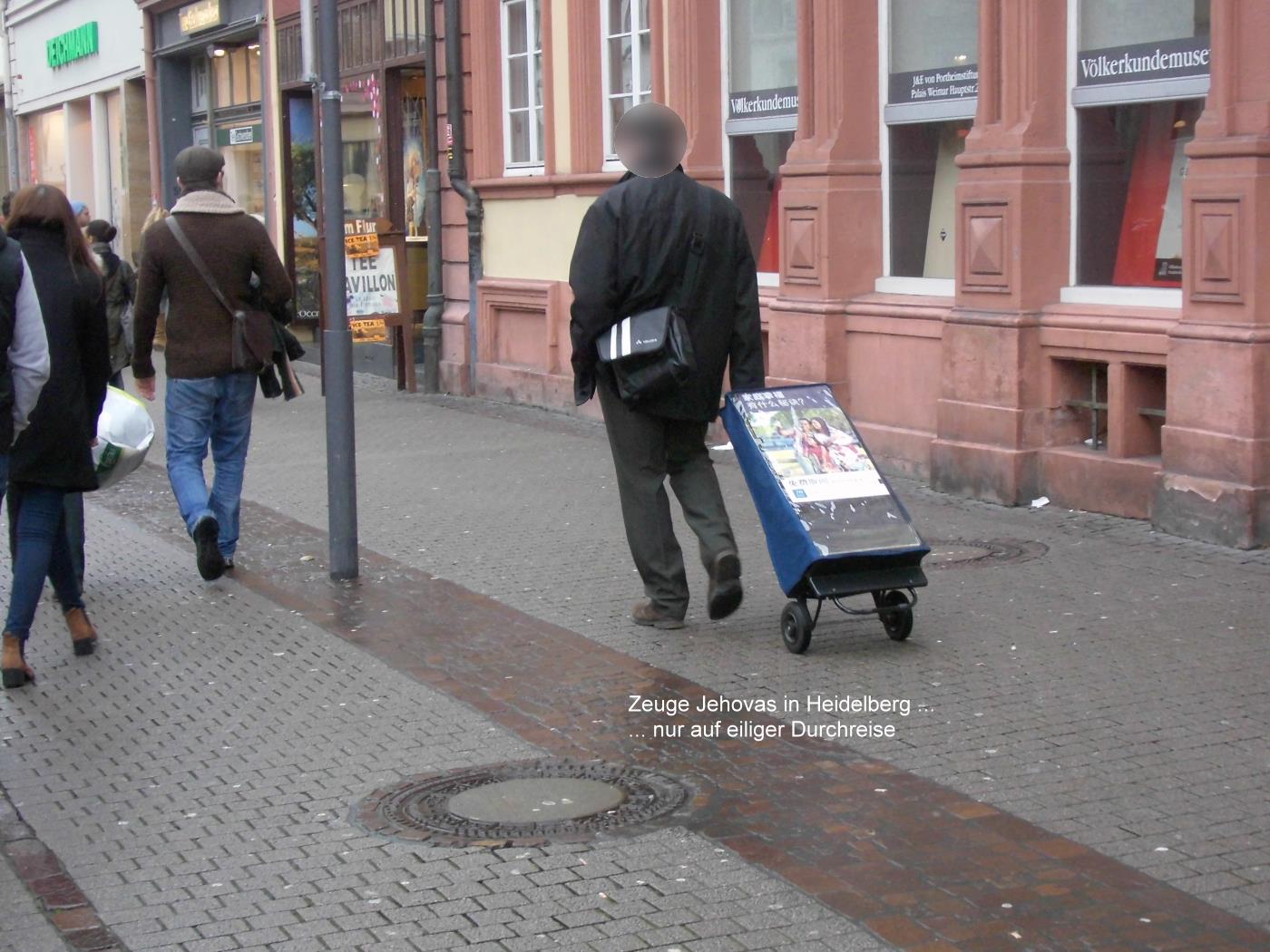 Jehovas Zeuge in Heidelberg auf der Flucht vor Weihnachten