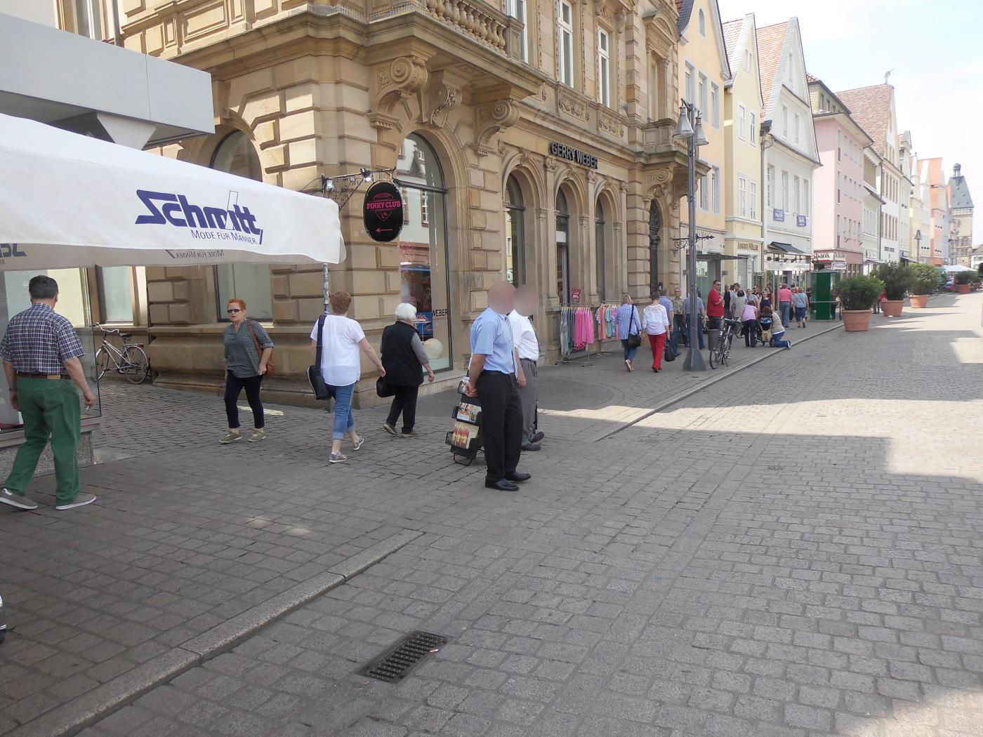 Jehovas Zeugen in Speyer klein mit Hut