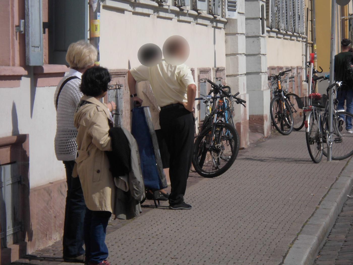 Jehovas Zeugen in Wiesloch scheue Rehe – in Heidelberg kollegial