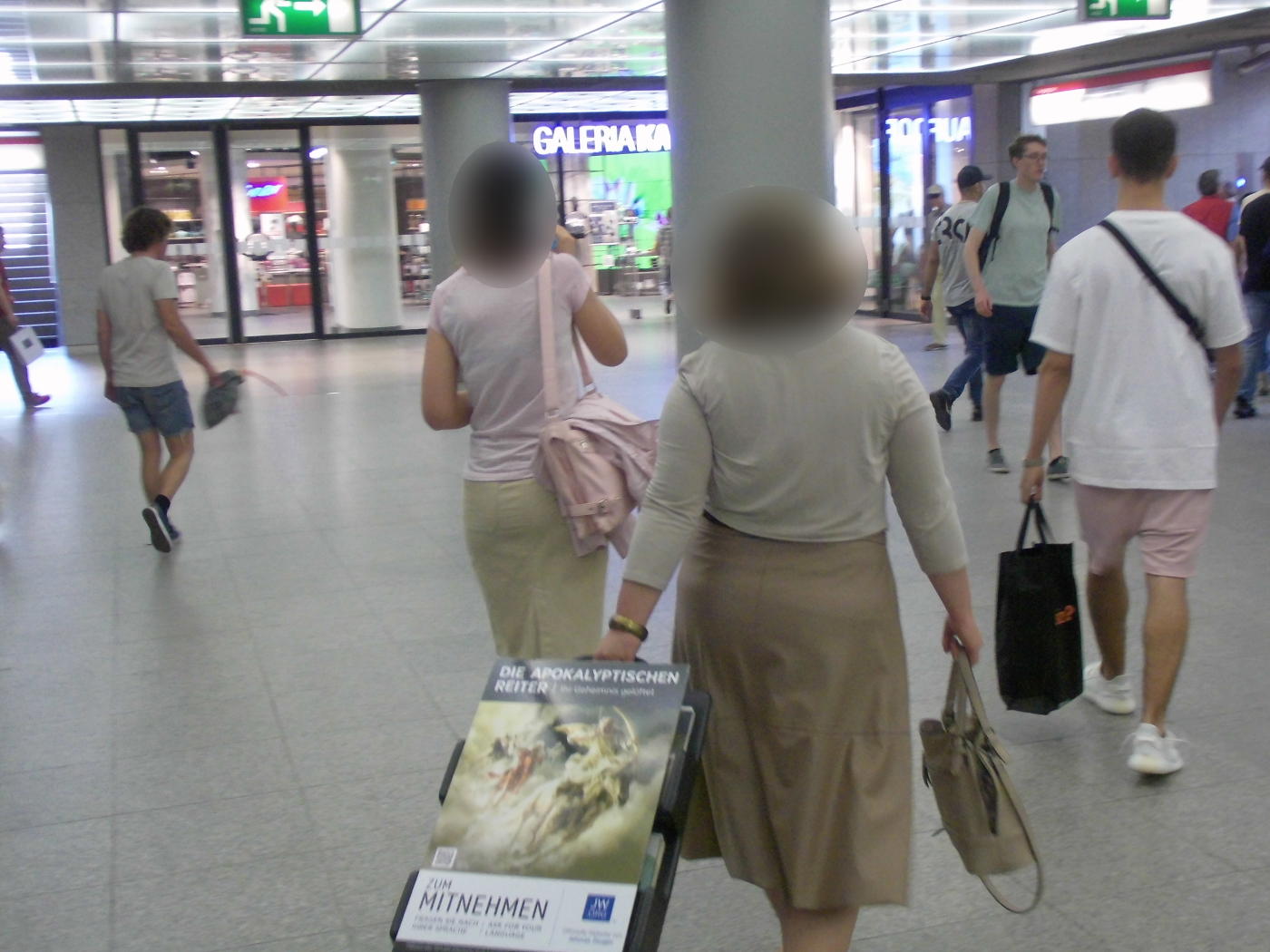 Düsseldorf: Zeugen Jehovas-Alarm ... als wenn sie vorbereitet gewesen wären