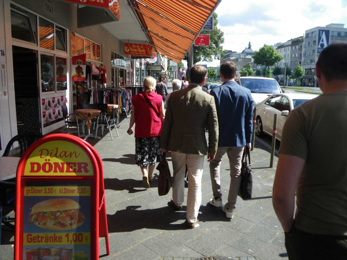 Zwei Zeuginnen Jehovas auf der Flucht in Mannheim