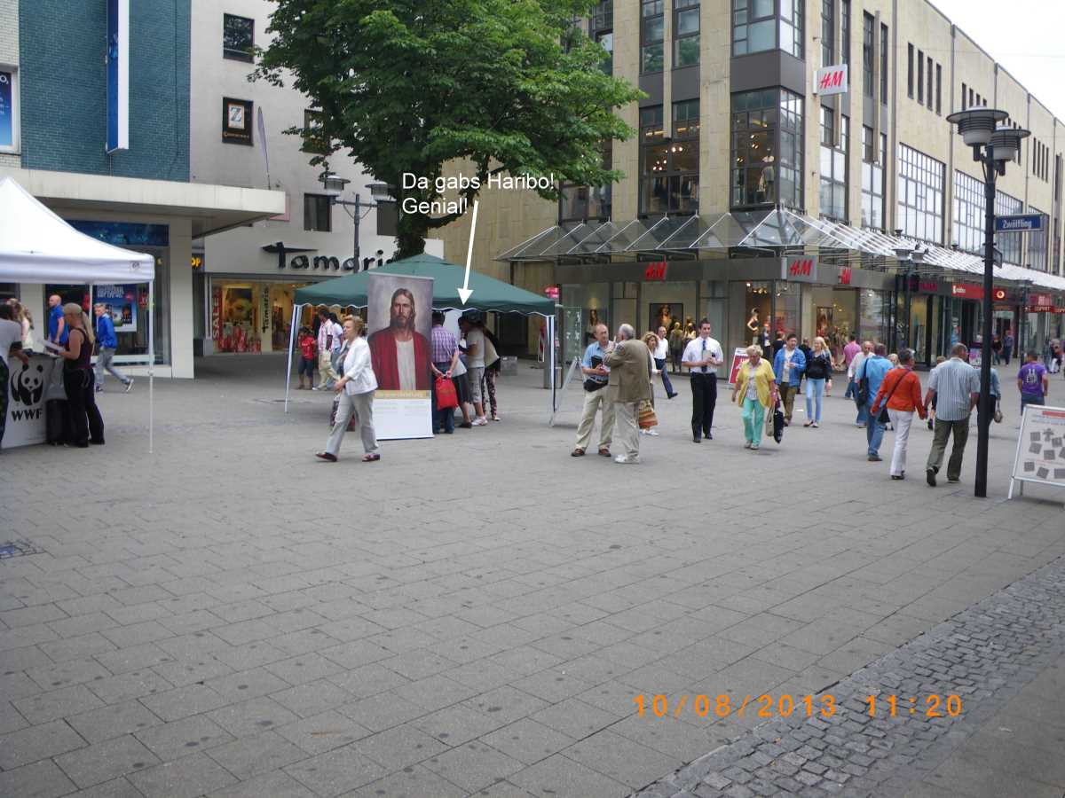 Jehovah's Witnesses in the Essen Pedestrian Zone