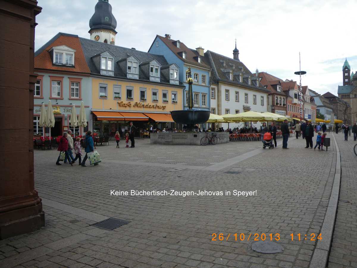 No book table Witness Jehovah's in Speyer