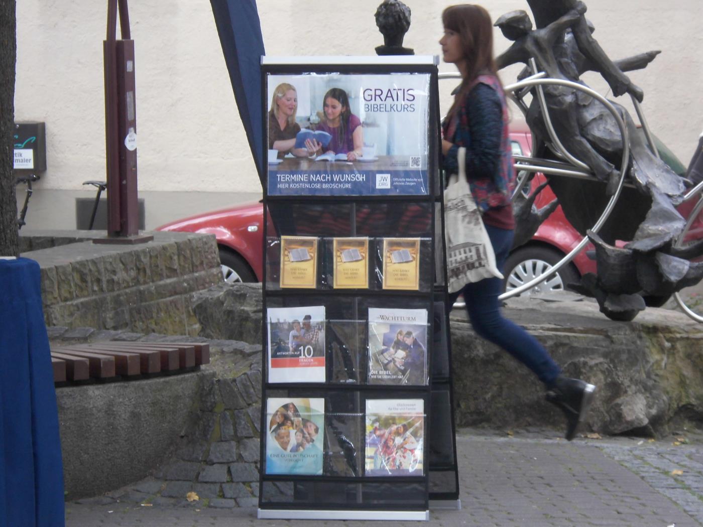 Jehovah's Witnesses deadly boring in Wiesloch