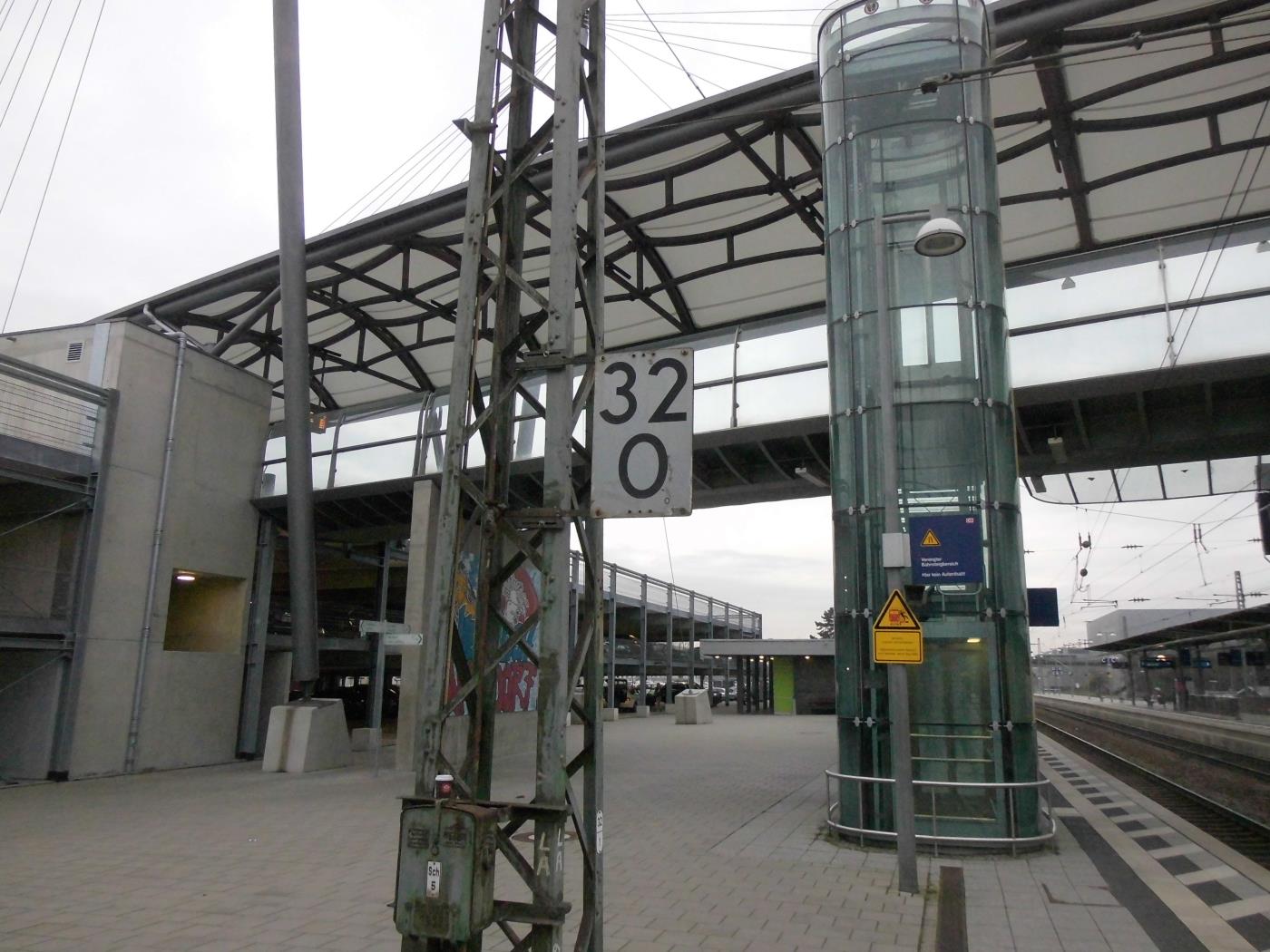Jehovah's Witnesses like to stand at Walldorf-Wiesloch station