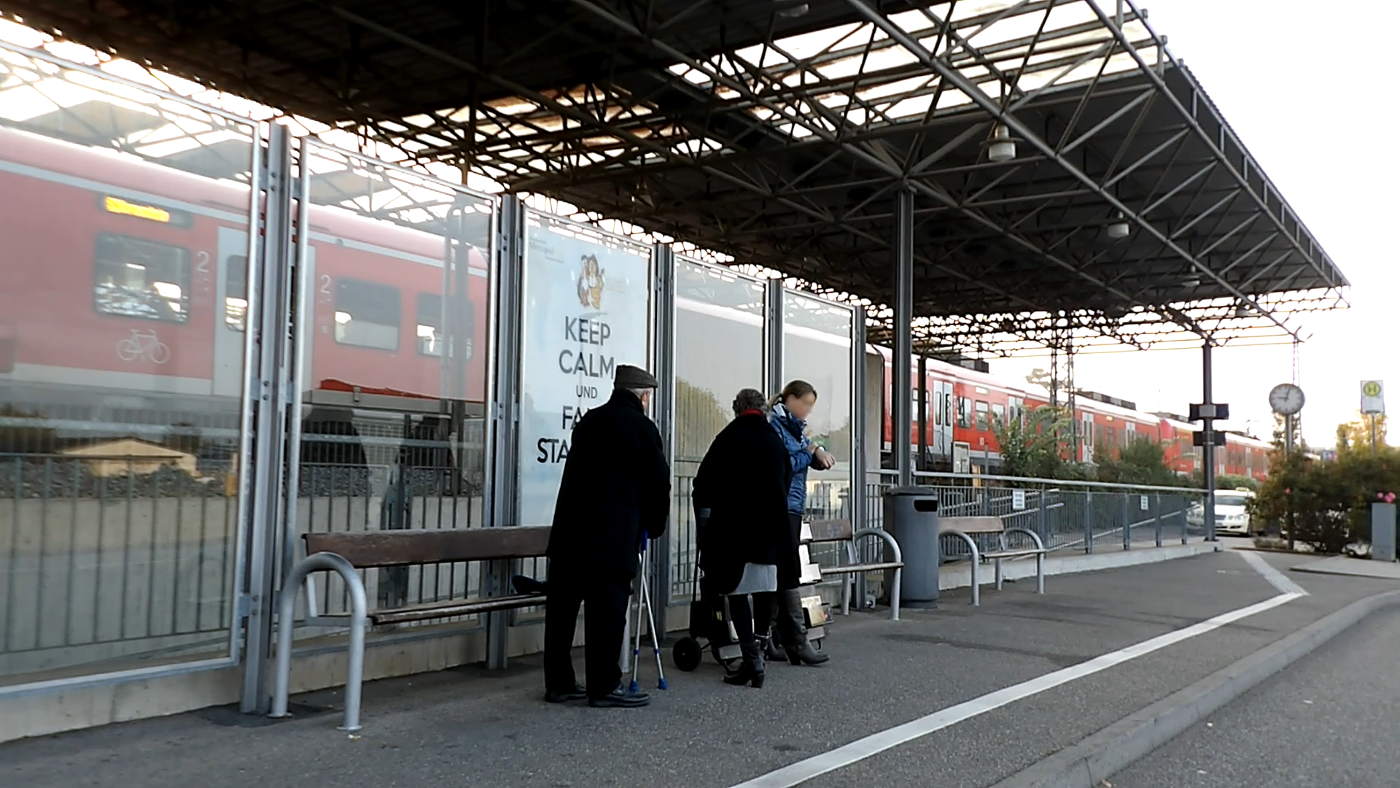 Wiesloch-Walldorf railway station – serious audience – no green and Merkel spoiled people